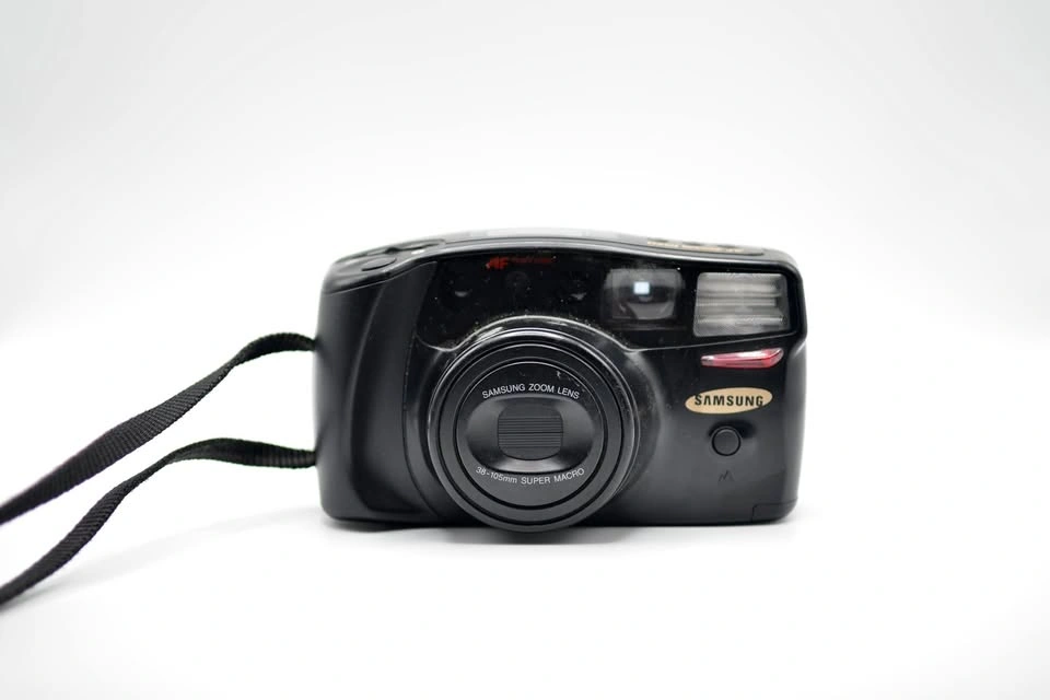 Samsung AF Zoom 1050 — 35mm Film Camera + Leather Case