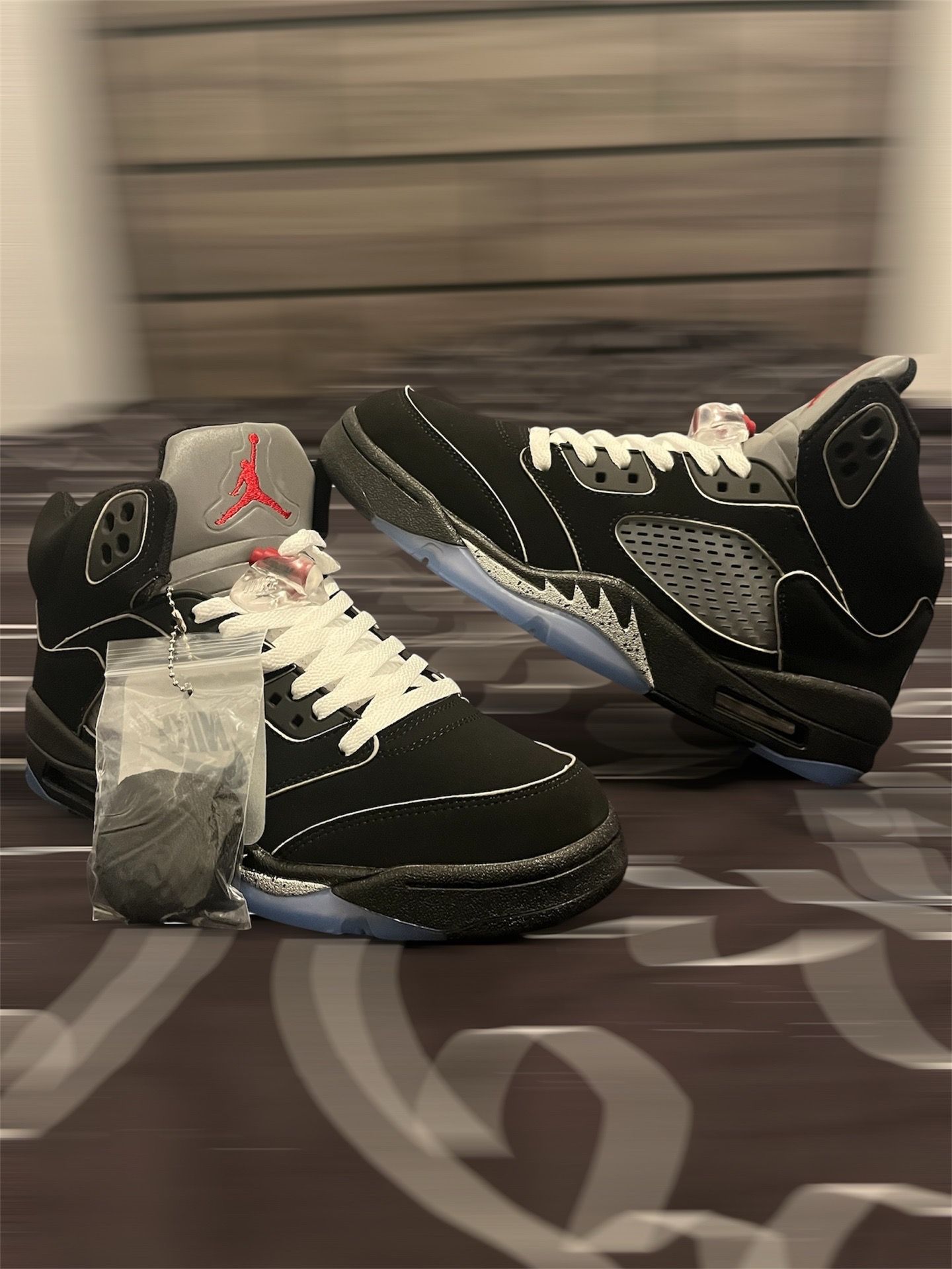 Jordan 5 Black Metallic - photo 2