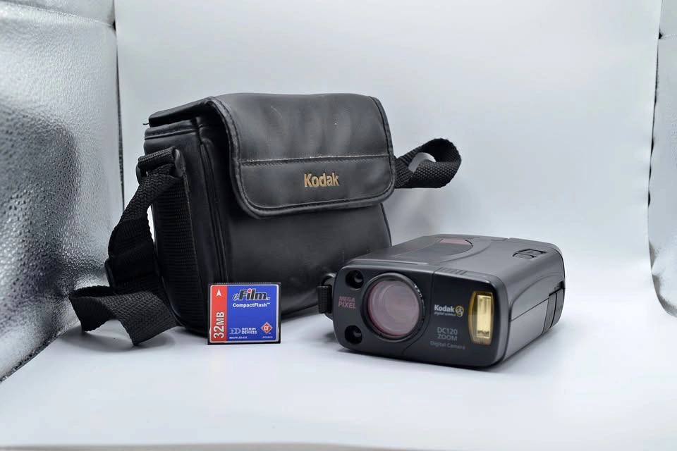 Kodak DC120 Vintage Digital Camera Bundle