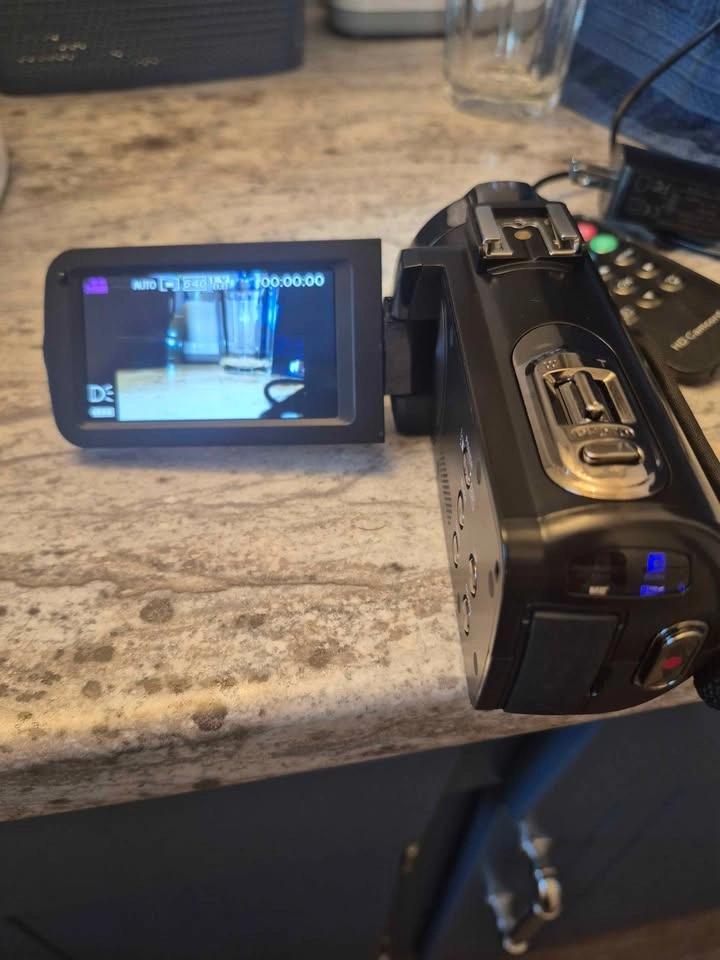 Camcorder - photo 2