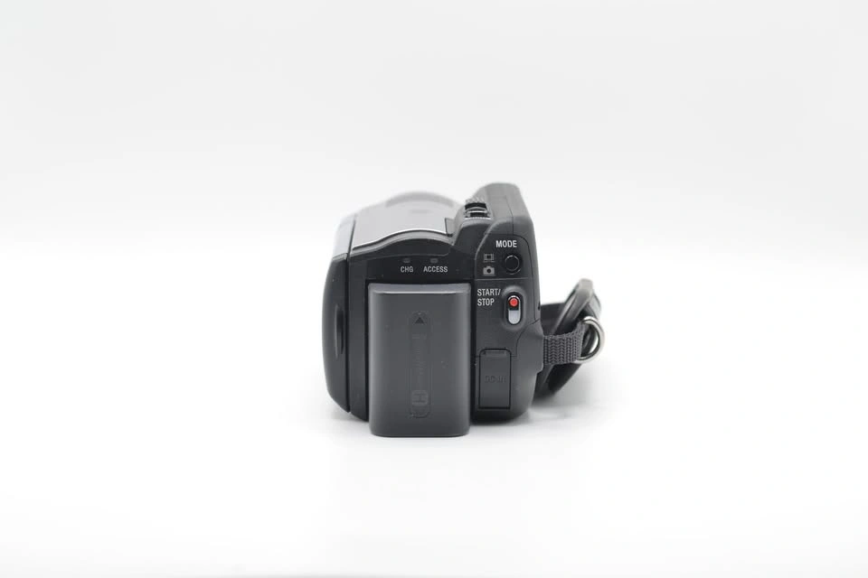Sony HDR-XR100 Exmor Camcorder (Tested) - 80GB HDD - photo 4