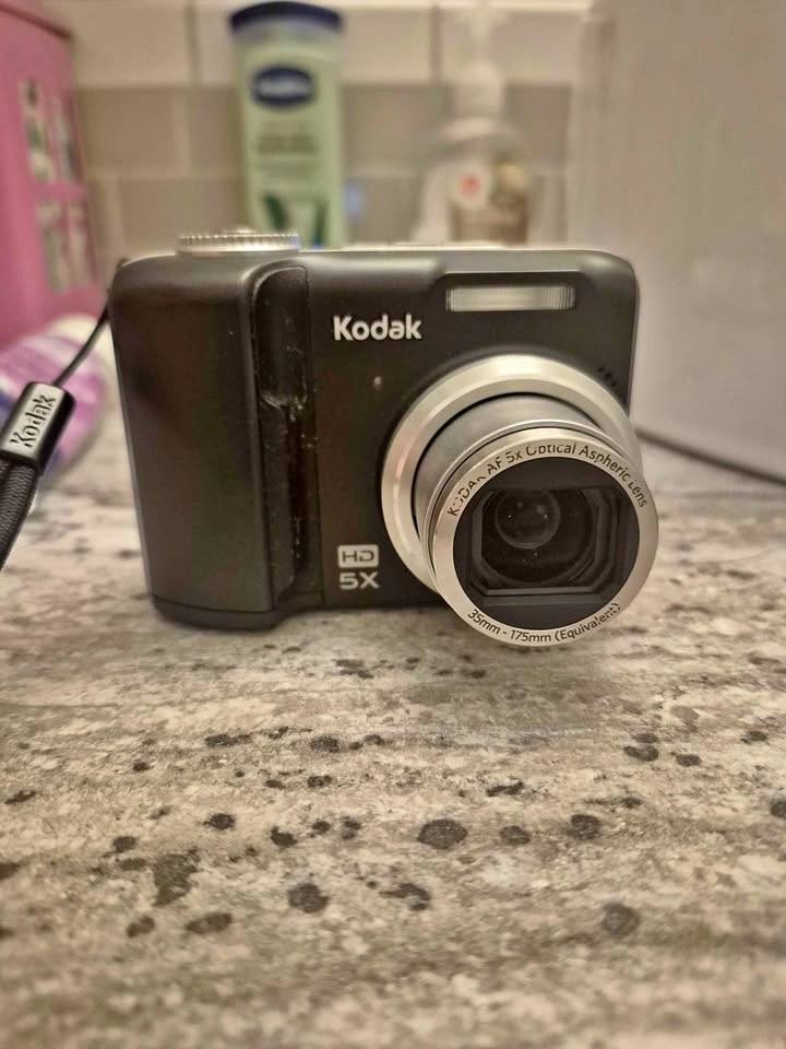Kodak Easyshare Z1485 IS 14 MP digital camera