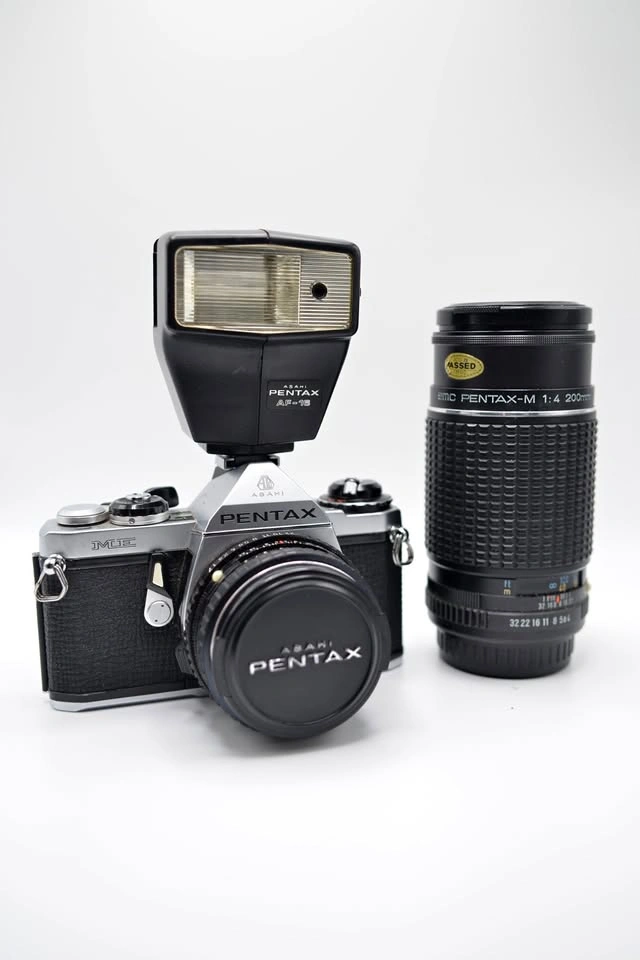 Pentax ME 35mm Film Camera Kit – 50mm f1.7, 200mm f4, Flash