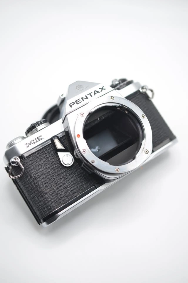 Pentax ME 35mm Film Camera Kit – 50mm f1.7, 200mm f4, Flash - photo 4