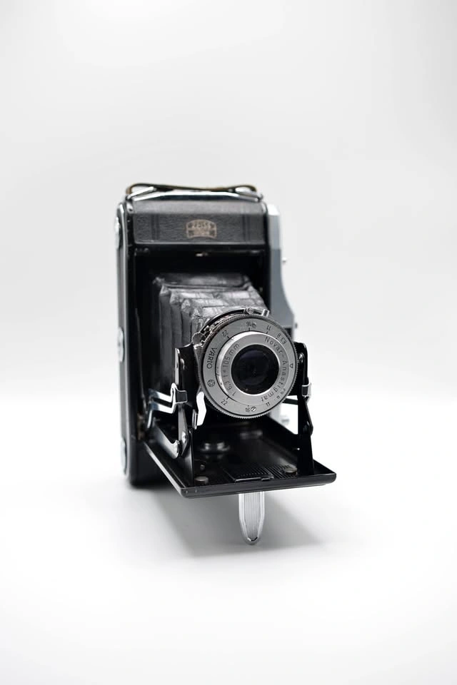Zeiss Ikon Nettar 517/2 – Vintage 120 Folding Camera