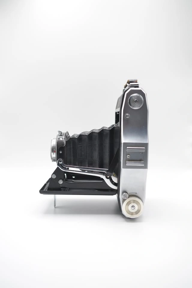 Zeiss Ikon Nettar 517/2 – Vintage 120 Folding Camera - photo 2