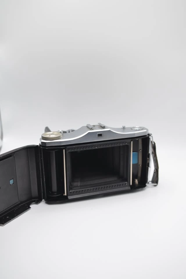 Zeiss Ikon Nettar 517/2 – Vintage 120 Folding Camera - photo 3