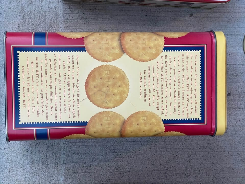 Tall ritz crackers vintage tin - photo 2