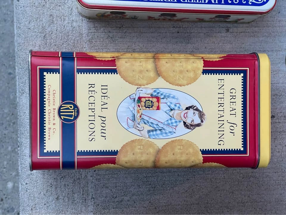 Tall ritz crackers vintage tin - photo 4