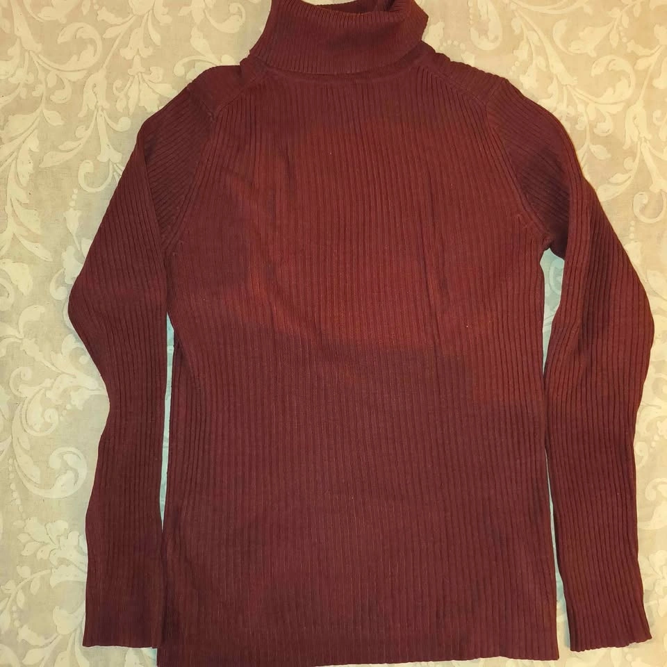 Maroon Ribbed Turtleneck Sweater - photo 3