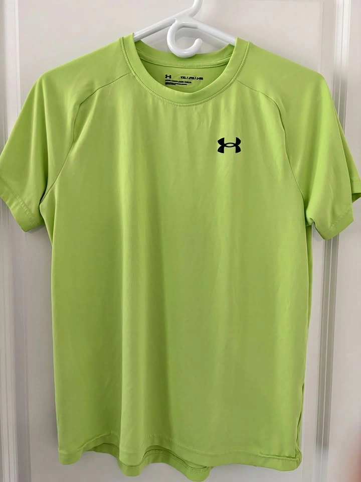 Under Armour Boy's Tee ~ Size YXL ⚽️