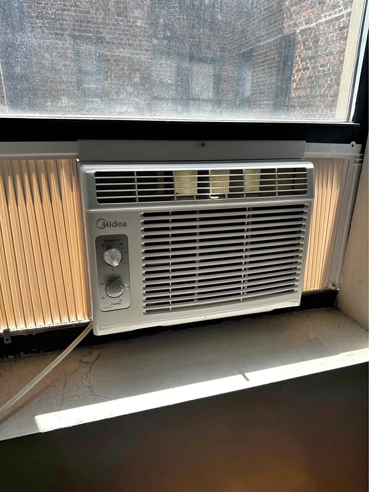 Midea MAW05M1BWT Window Air Conditioner