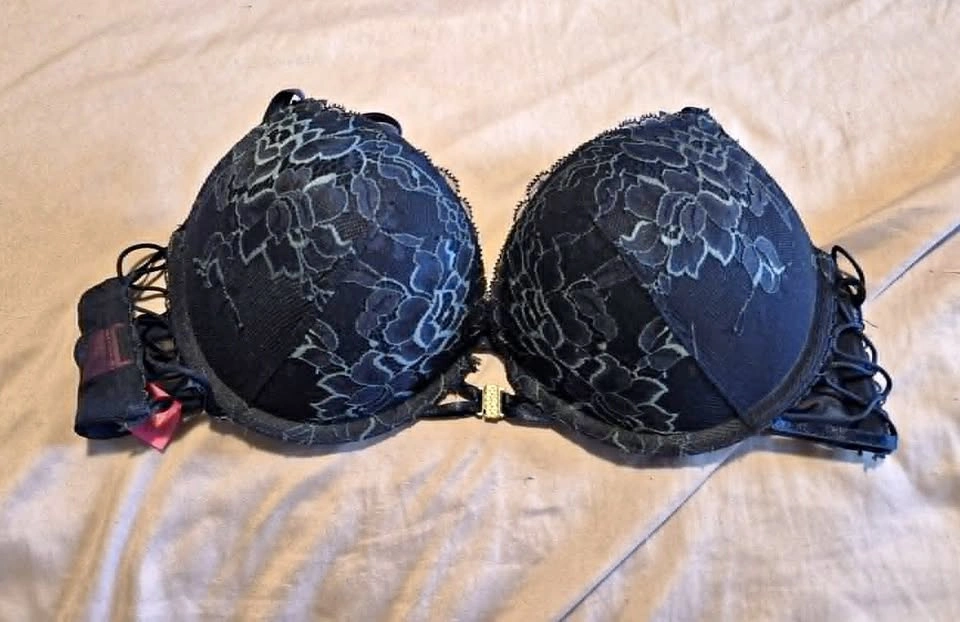 36 A La Senza Bra