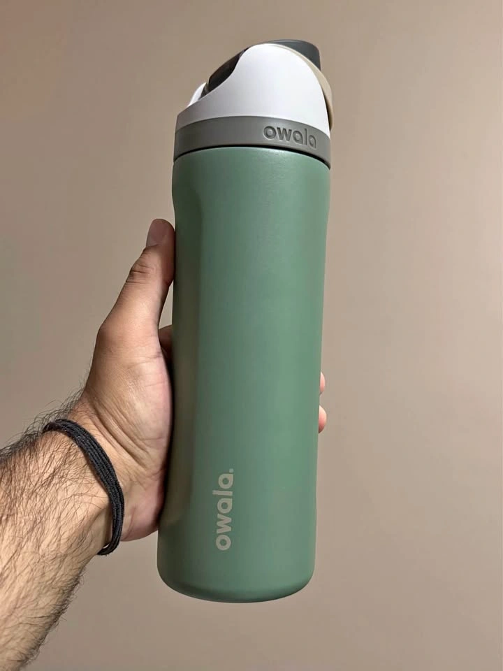 *NEW* Owala FreeSip 24oz Stainless Steel Water Bottle