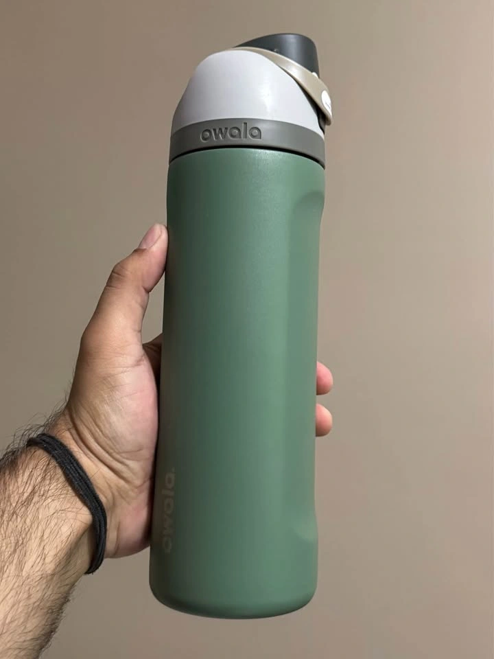*NEW* Owala FreeSip 24oz Stainless Steel Water Bottle - photo 2
