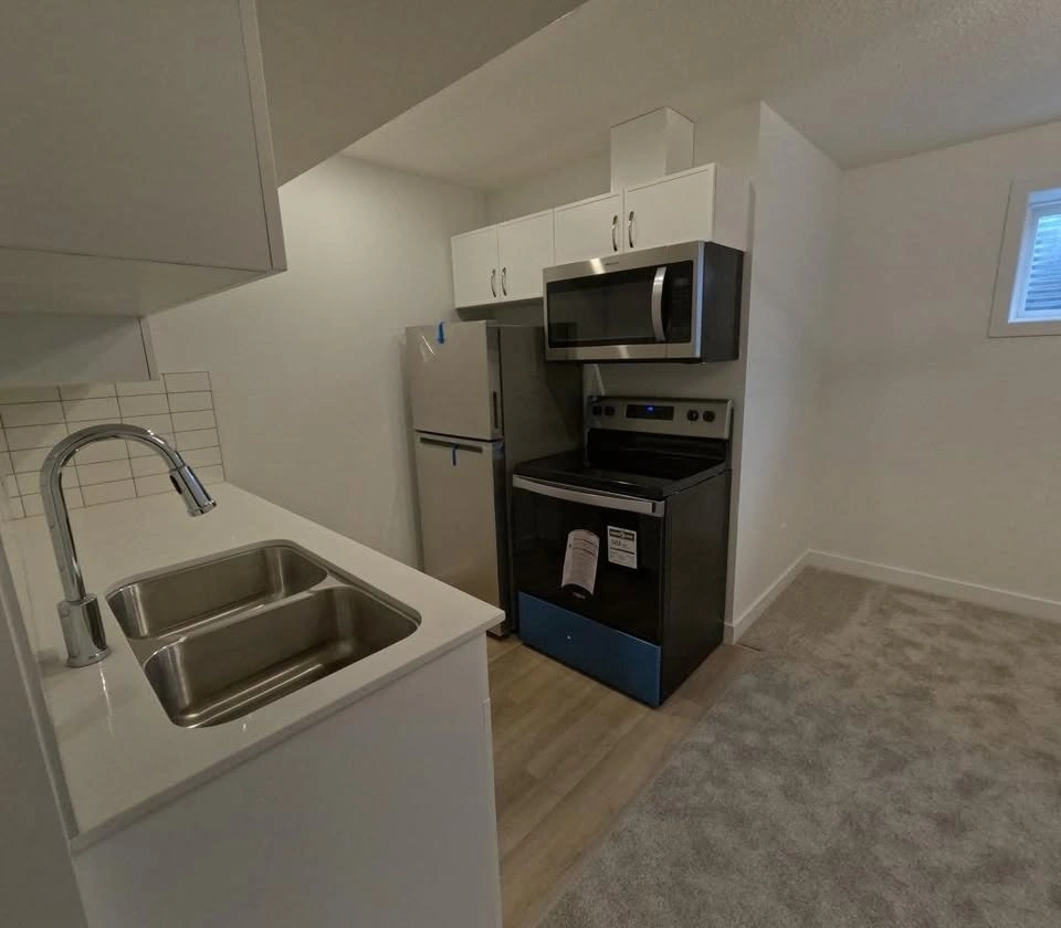 1 Bed 1 Bath House - photo 2