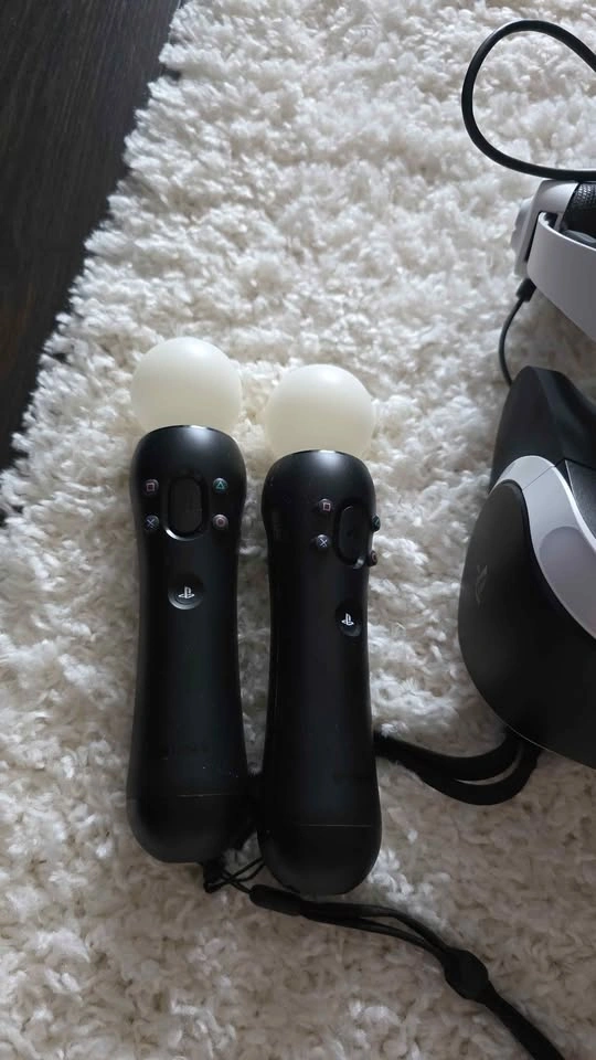 PlayStation VR PS4 Bundle + 2 Move Controllers + Camera - photo 3