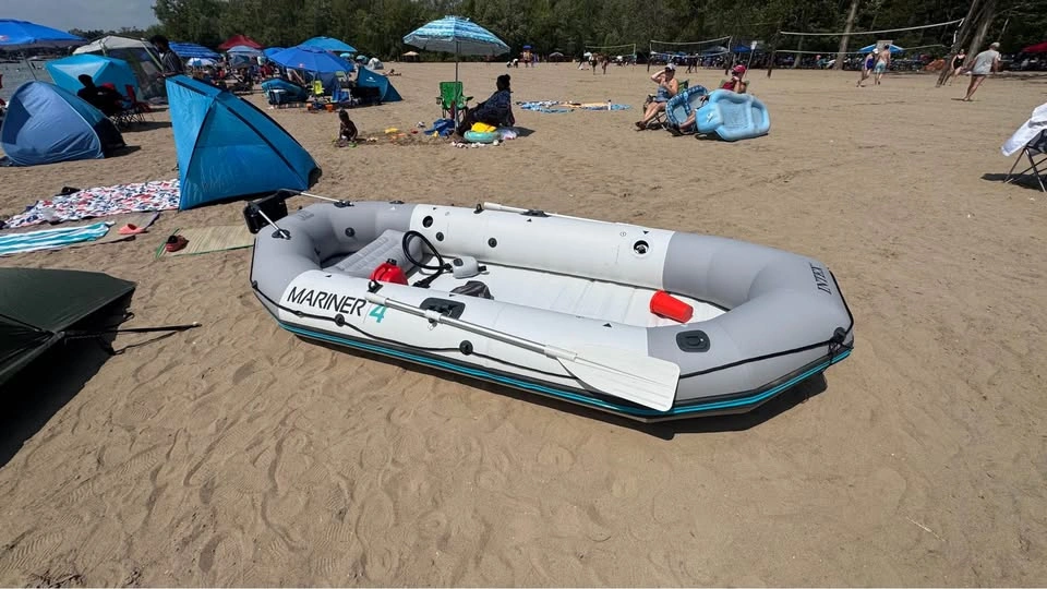 Intex Mariner 4 Inflatable Boat + 4HP Outboard Motor – Like New - photo 2