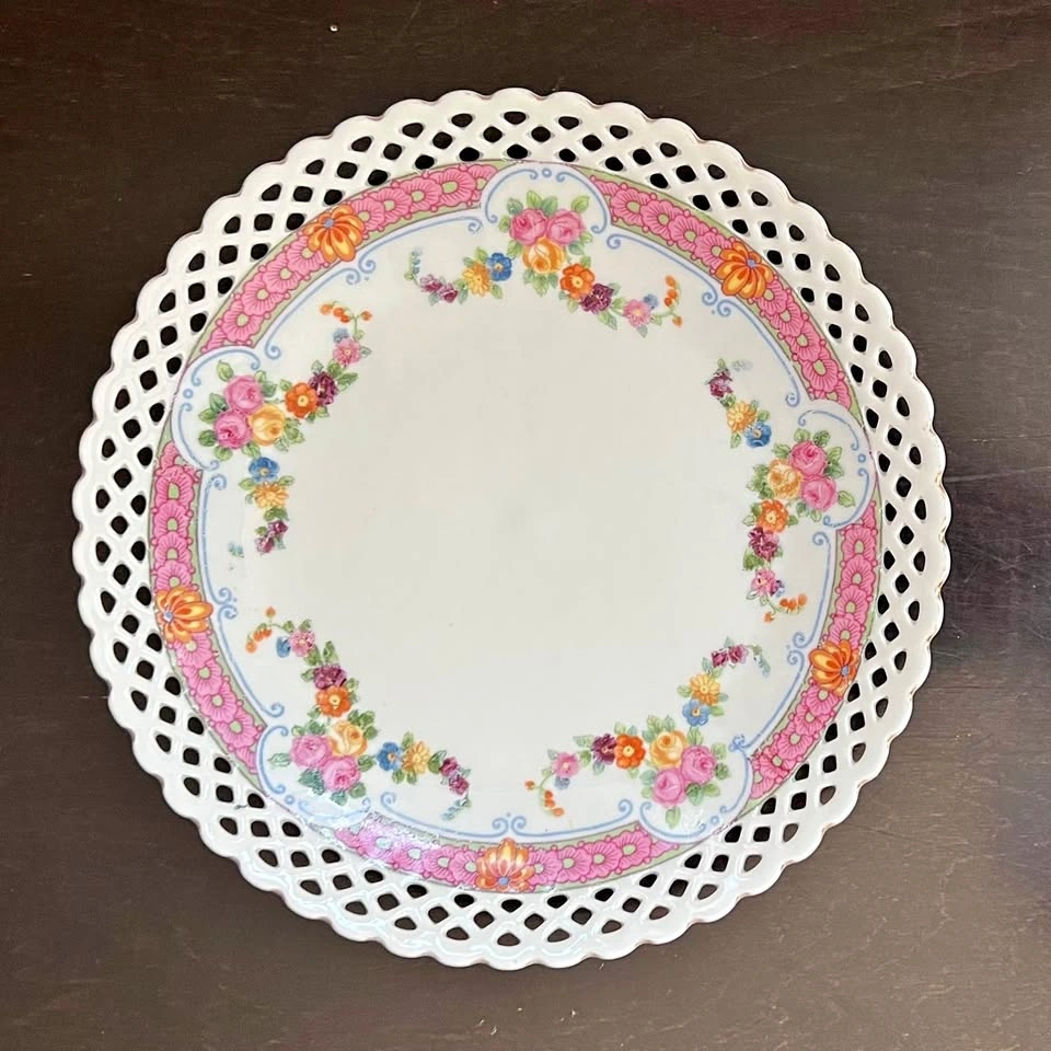 Schumann Bavaria Dresden Flowers 7.5” Plate Reticulated Scallope
