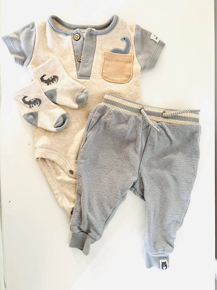 Shirt and pants sets. 3 sets (0-3 months) - photo 2