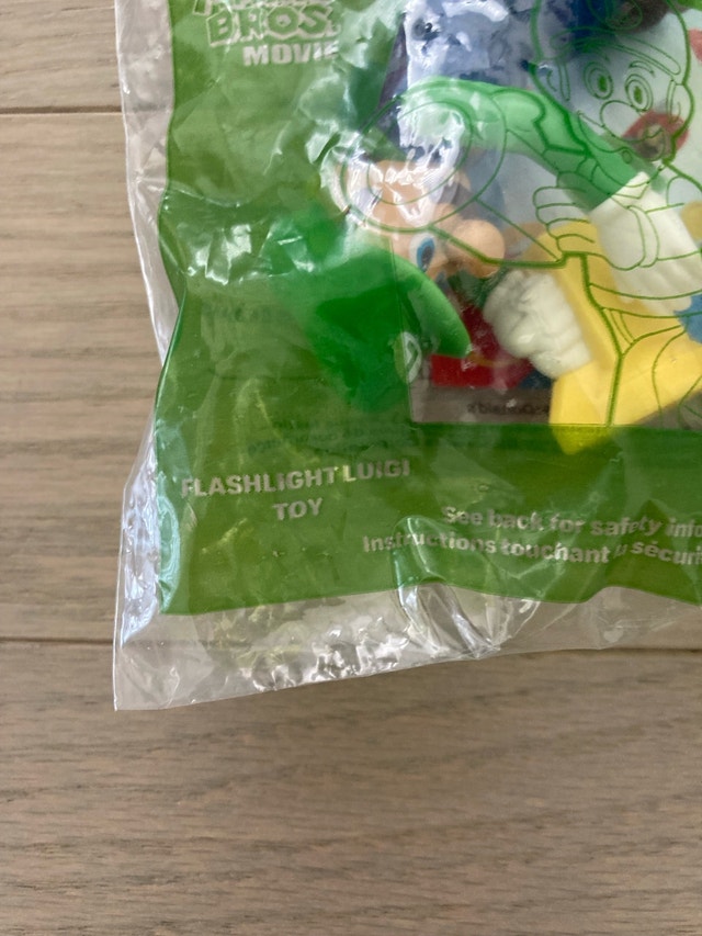 ⚽️Nintendo Super Mario Bros Movie Flashlight Luigi Toy - photo 2