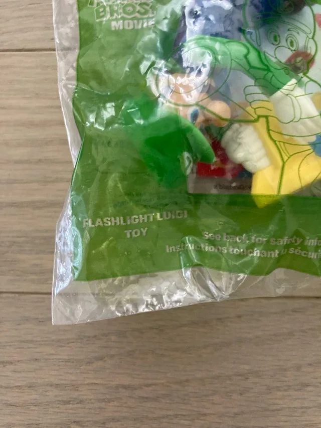 ⚽️Nintendo Super Mario Bros Movie Flashlight Luigi Toy - photo 2