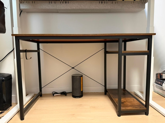 Like New Office/Study Desk Table 120 x 60 cm