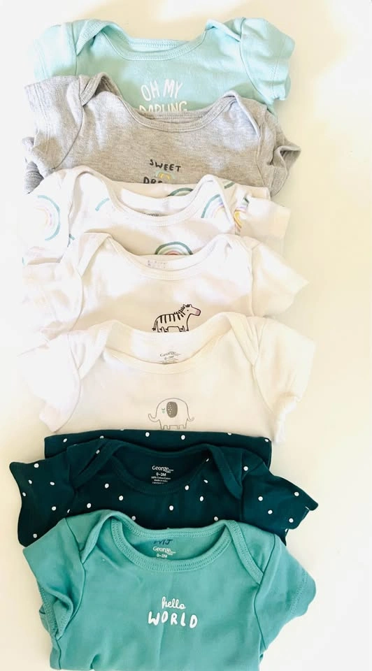 Bodysuit sets (0-3 months). 3 sets. - photo 3