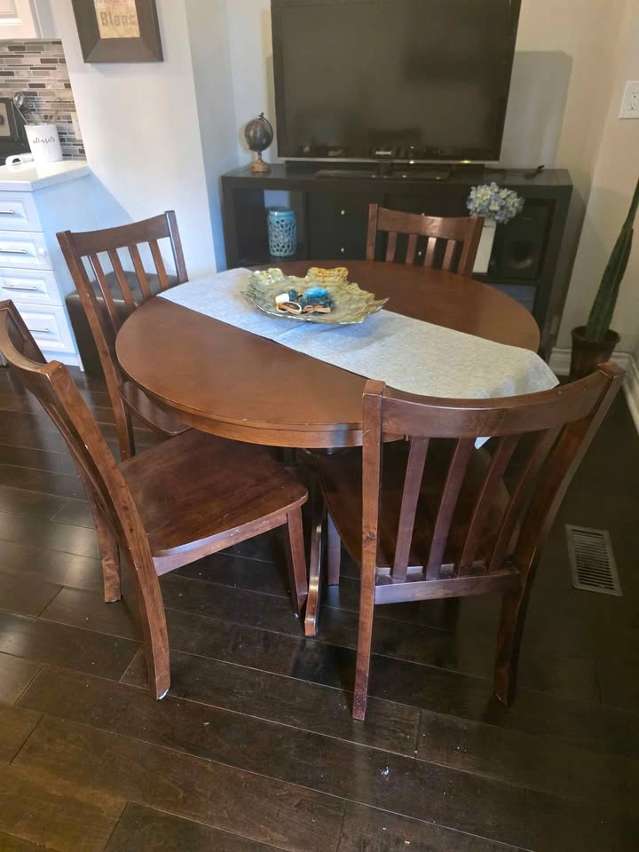 Round Pedestal Wooden Dining Table with 4 Chairs - photo 4