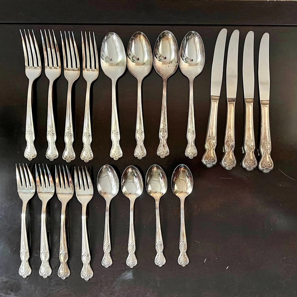 Vintage Rogers & Bro Silver-Plated Flatware Set (20 pieces)