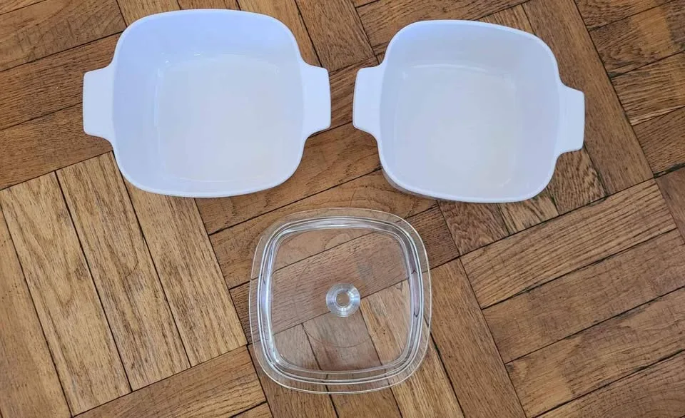 2 Vintage A-1 1/2 - B 1.5L Corning Ware Dishes with One Lid image indicator(4)