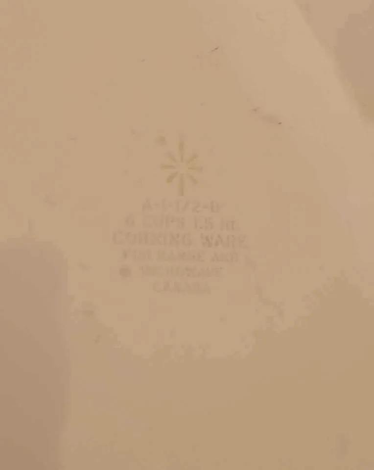 2 Vintage A-1 1/2 - B 1.5L Corning Ware Dishes with One Lid image indicator(6)