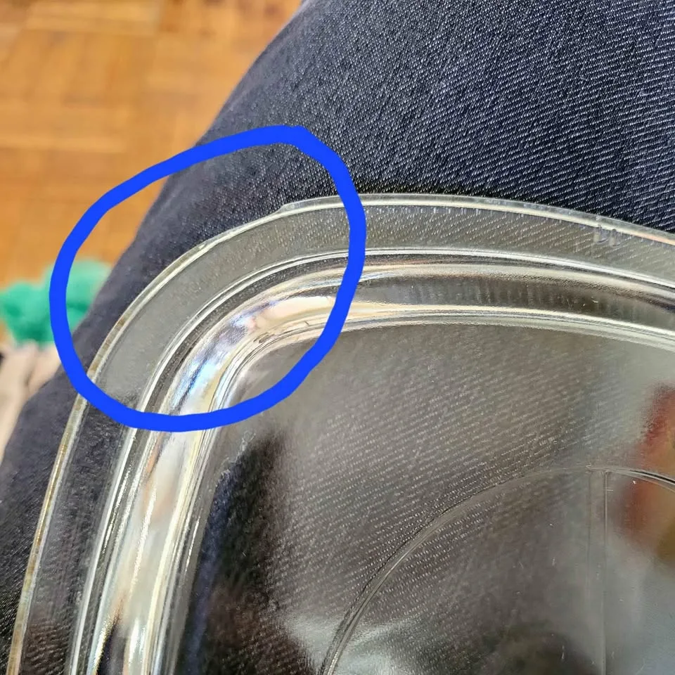 2 Vintage A-1 1/2 - B 1.5L Corning Ware Dishes with One Lid image indicator(9)