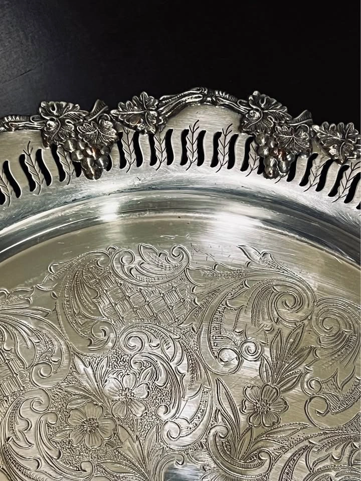 Vintage Sheffield Reproduction Silver Plated Grapevine Tray - photo 5