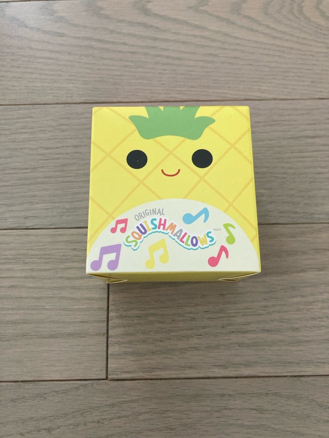 ⚽️McDonalds Squishmallows Pineapple Box