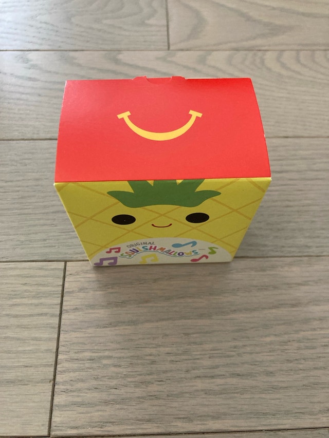 ⚽️McDonalds Squishmallows Pineapple Box - photo 2