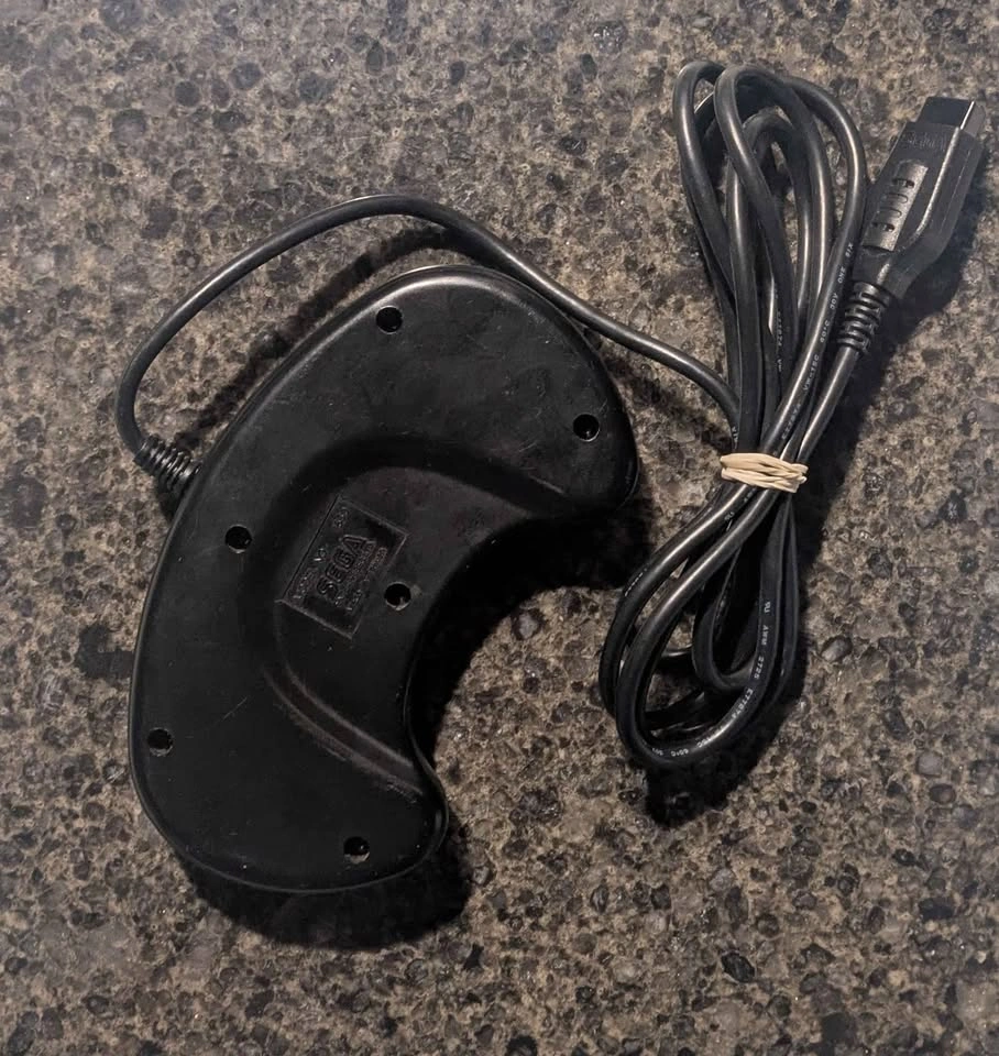 OEM Sega Genesis 3 Button Controller Model 1650 - Black TESTED - photo 2