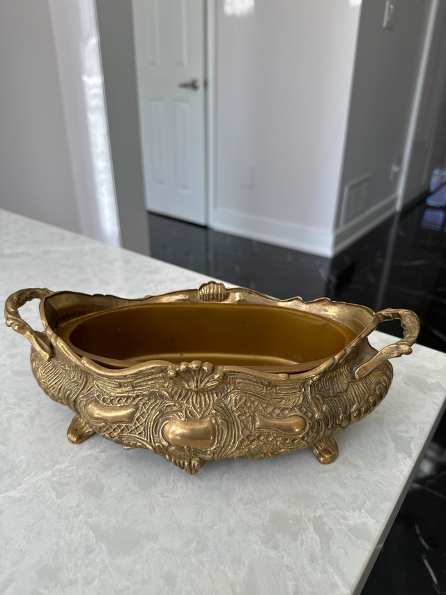 French Rococo style vintage brass jardiniere centerpiece - photo 2