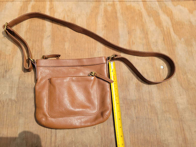 Vintage Fossil crossbody purse , all leather in good shape - photo 3