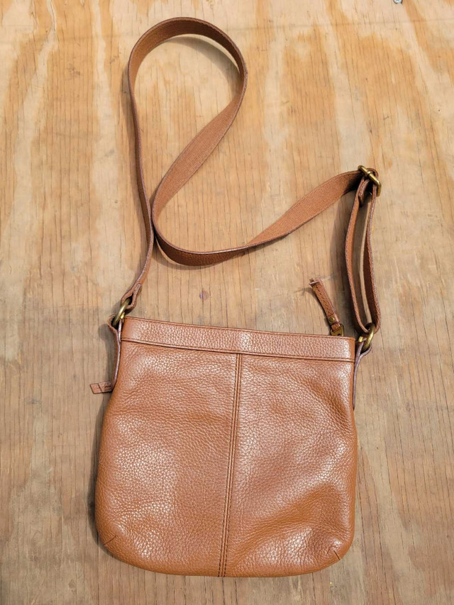 Vintage Fossil crossbody purse , all leather in good shape - photo 4