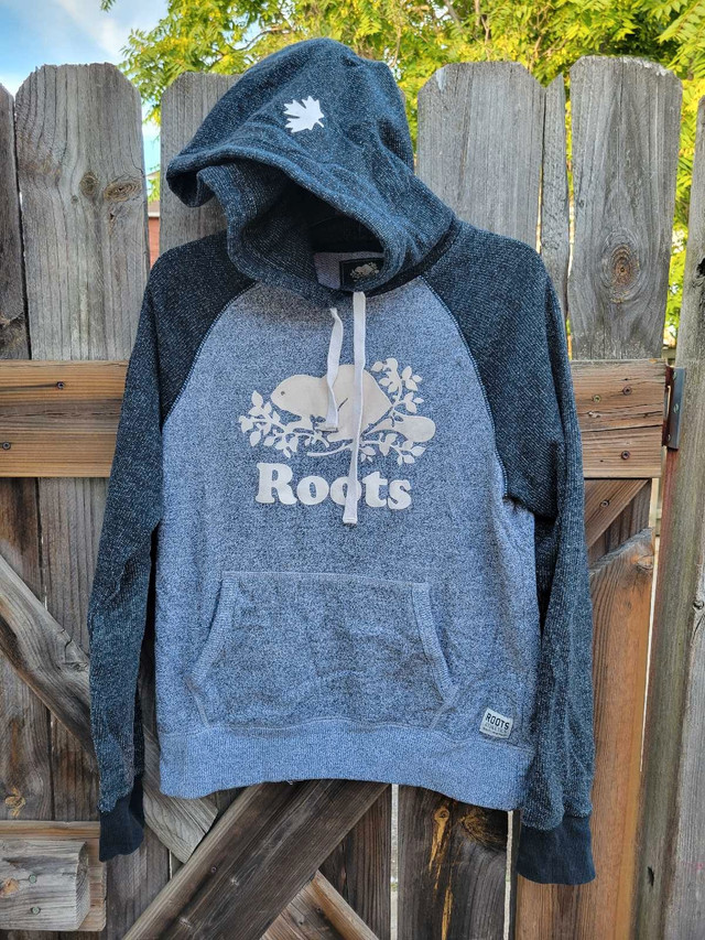 Ladies Roots hoodie in excellent condition. Size med