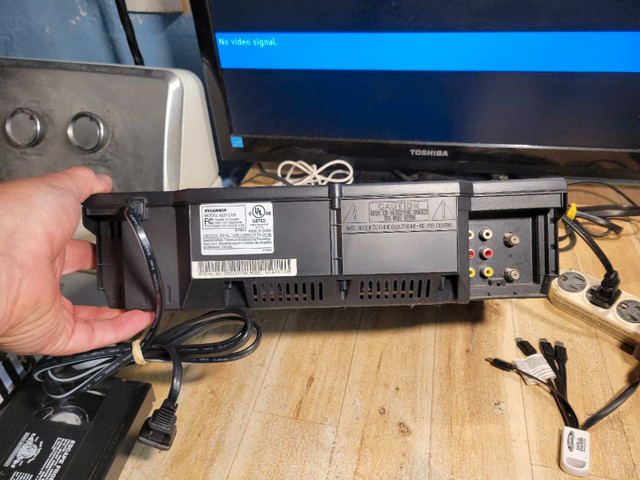 Sylvania VCR with Cogeco Universal Remote - photo 5