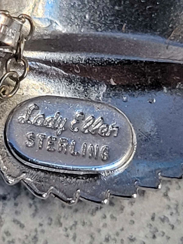 Lady Ellen Sterling silver pendant and chain. Leaf and little pe - photo 2