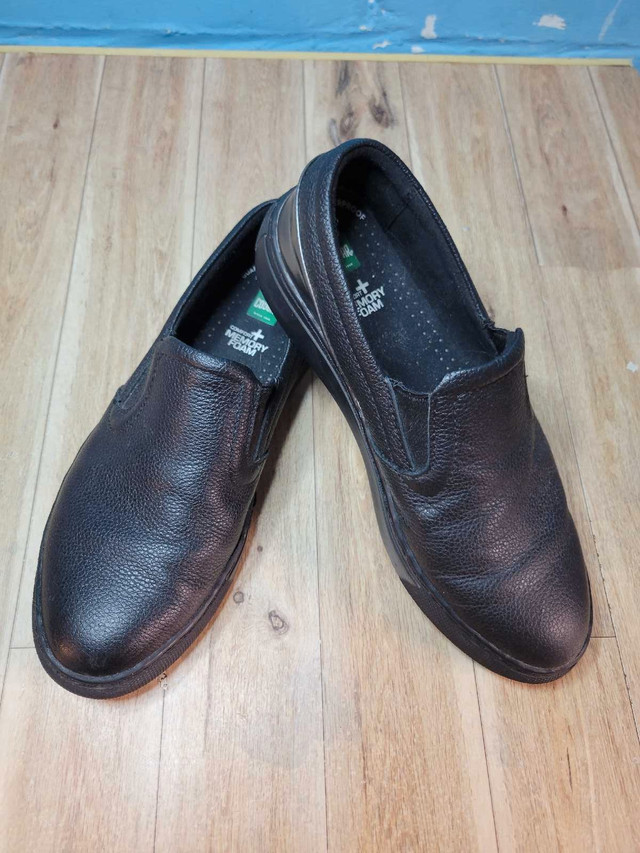 Ladies Cougar slip in comfort sole shoes, leather, size 8