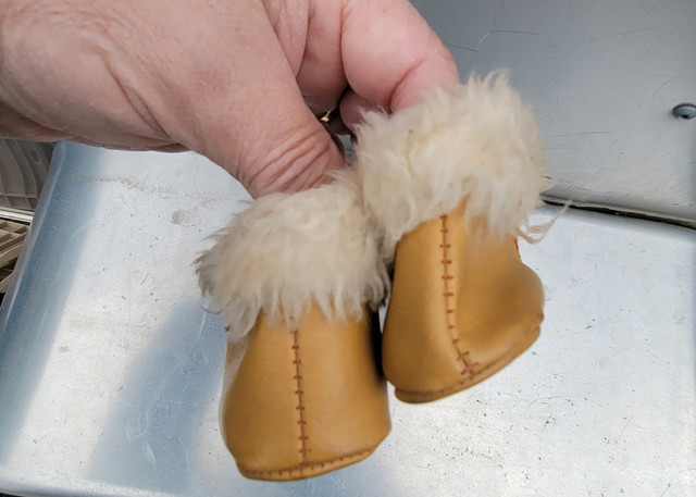 Vintage child's handmade moccasins all handmade construct - photo 4