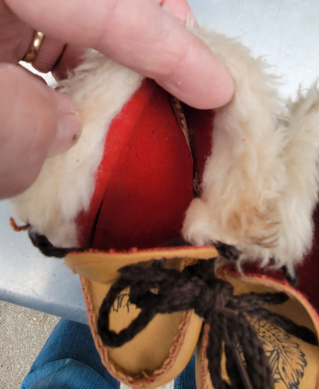 Vintage child's handmade moccasins all handmade construct - photo 5