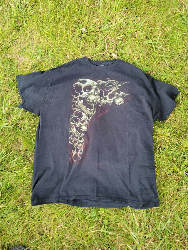 Men's Skull tshirt by Action Apparel size xl