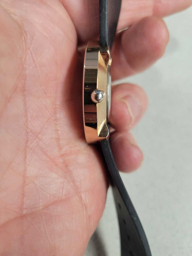Ladies copper color and marble dial watch. A really looker. - photo 4