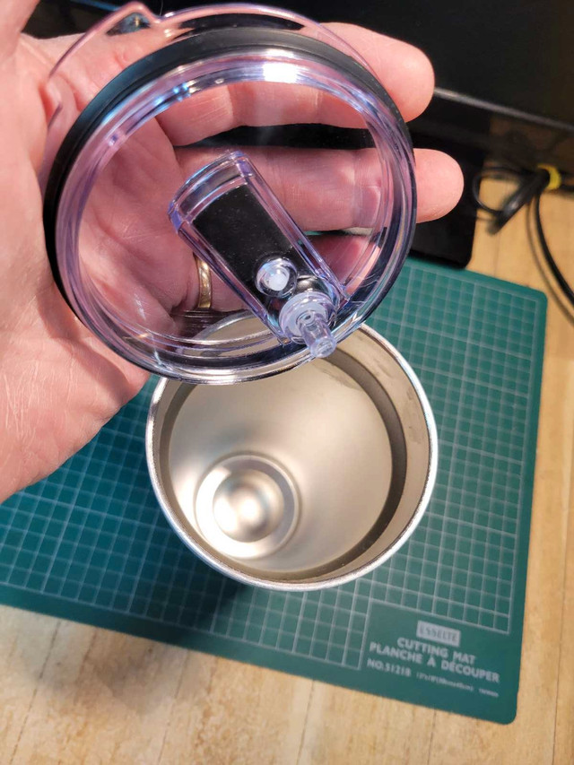 Hydrapeak tumbler like new with grest colors. - photo 4