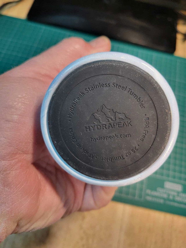 Hydrapeak tumbler like new with grest colors. - photo 5